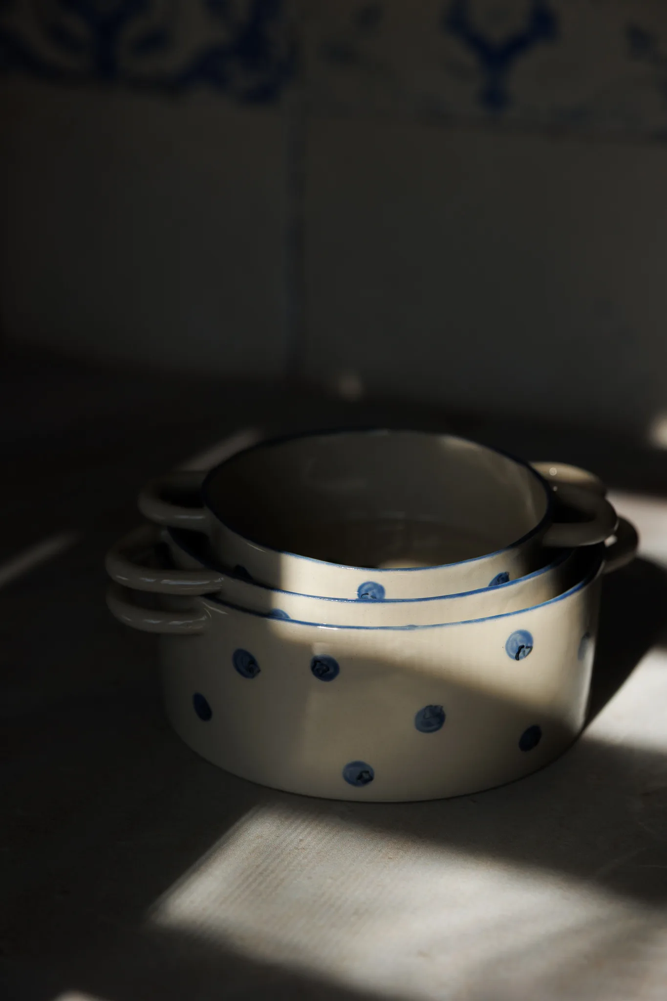 Naczynia do pieczenia w motywie borówek
