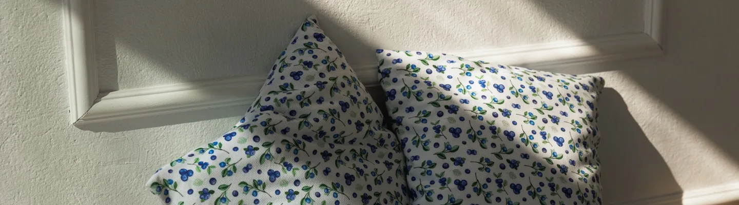 Poduszki z borówkowym motywem